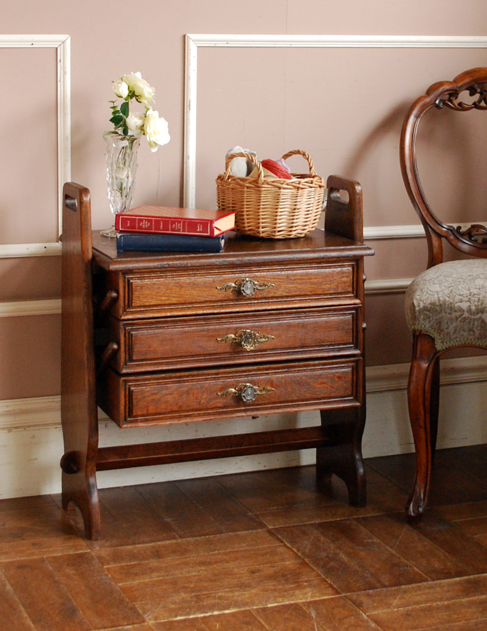 キレイなフランスのアンティーク雑貨、裁縫道具を入れるソーイング