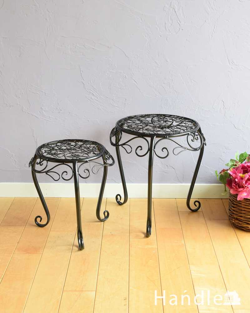 お花模様が華やかなアンティーク風プランタースタンド（2個セット