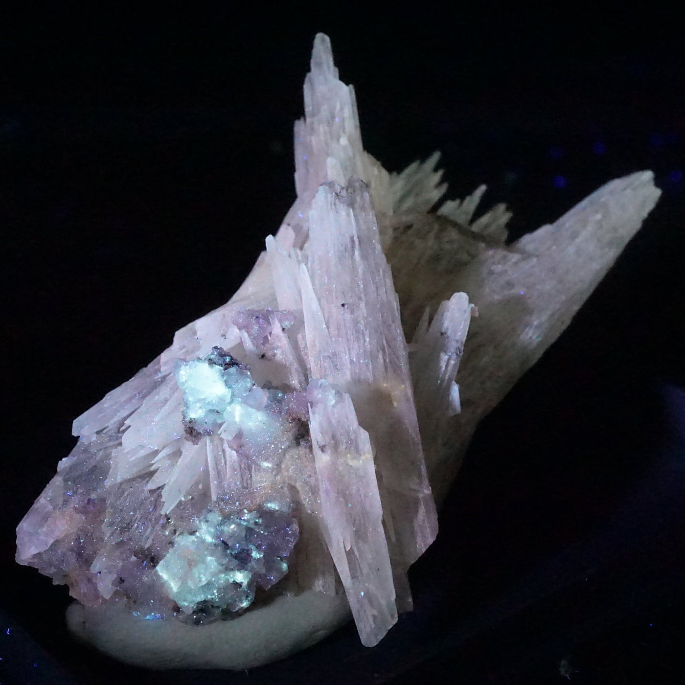 蛍光》イリノイ州 Minerva#1 Mine産 フローライト・カルサイト