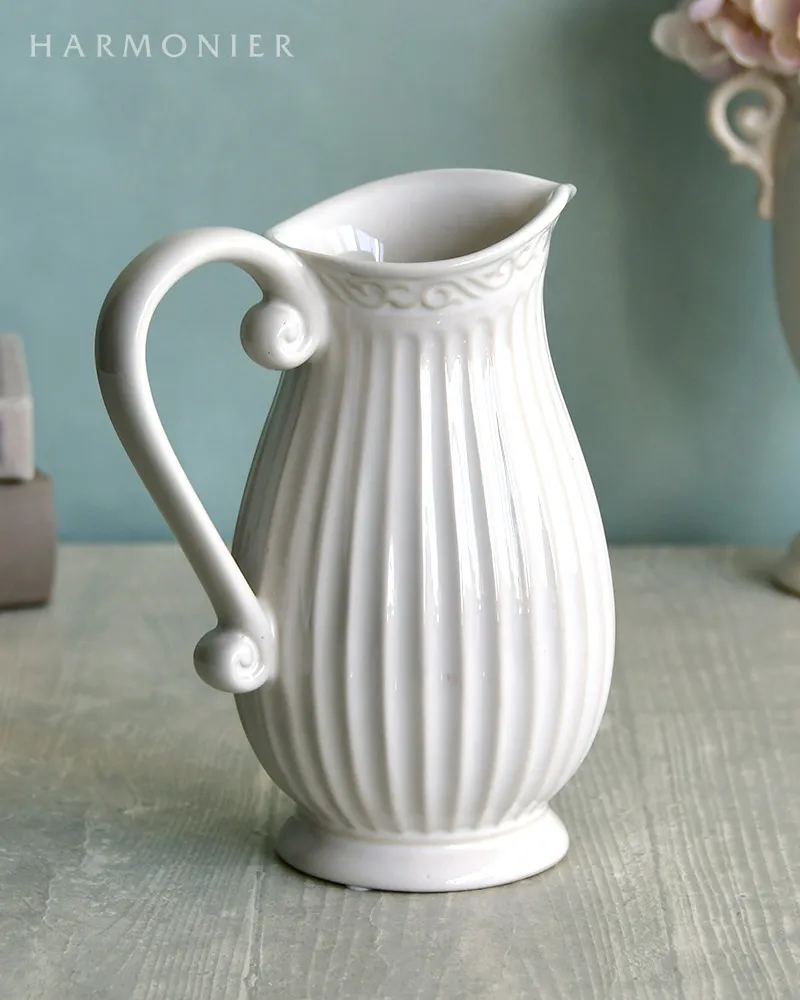 フルールフラワーベースハンドル/ホワイト｜輸入雑貨の通販 | 輸入雑貨