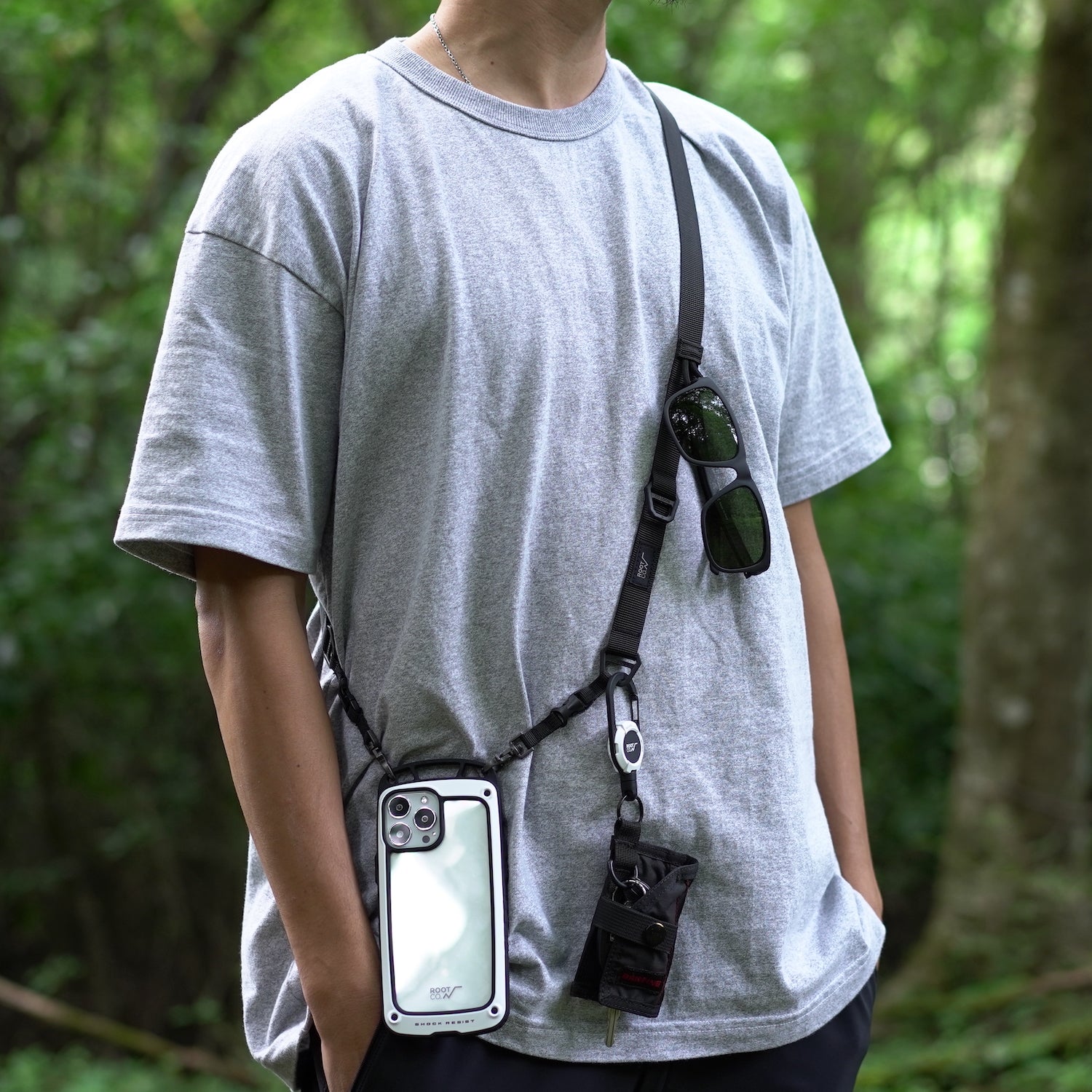 スマホもギアも吊るせる、拡張ストラップ – HATCH