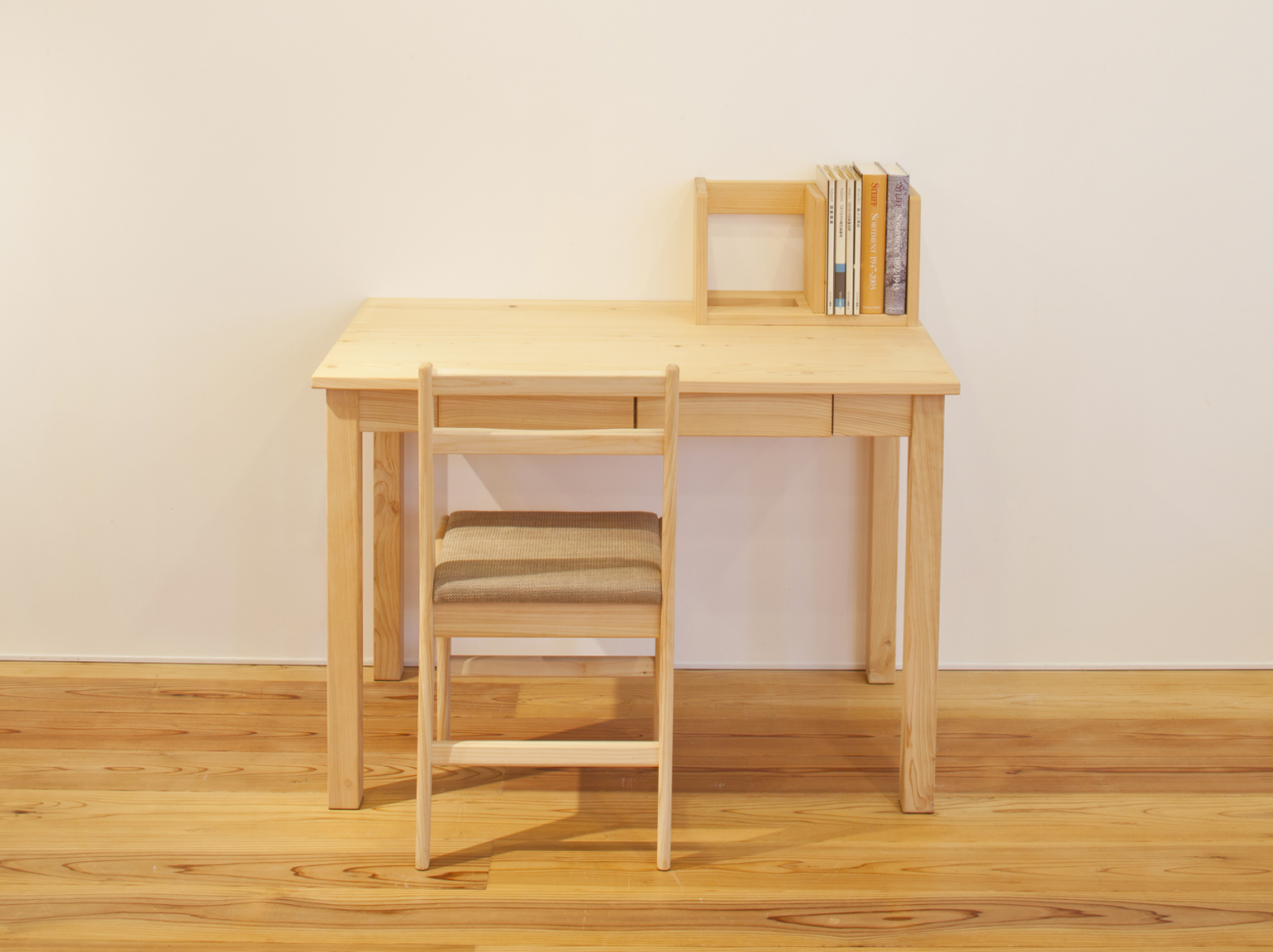 ひのき無垢学習机｜手づくり品質｜子どもにやさしい勉強机｜ヒノキクラフト