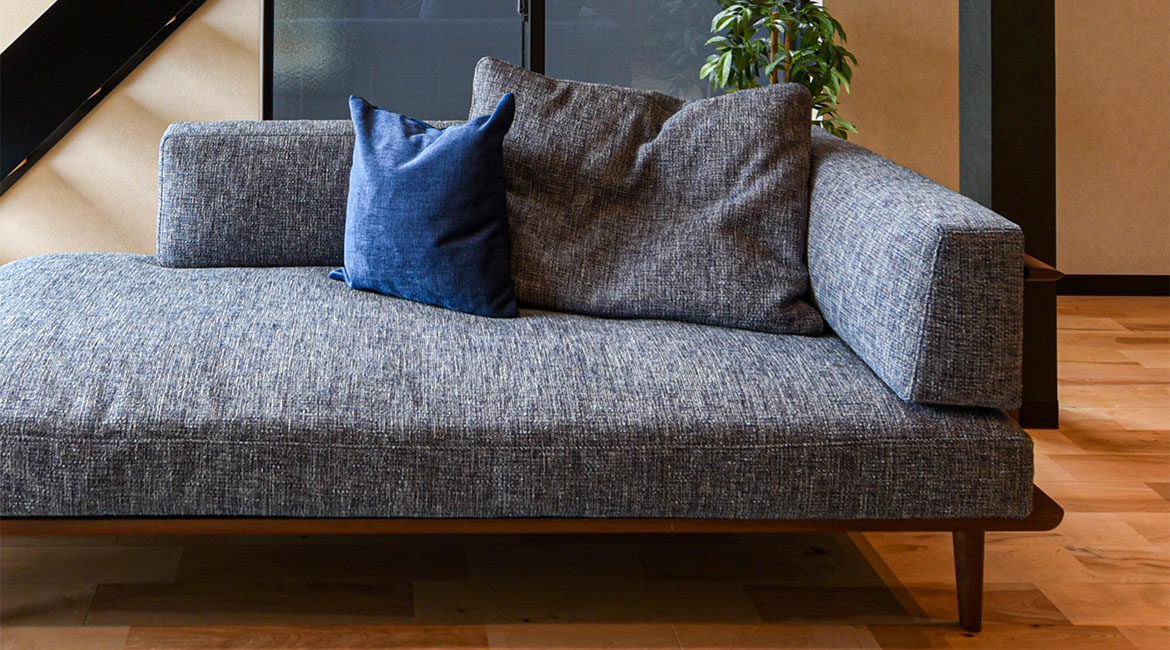 静穏 カウチ（左肘付き）+ソファ（右背付き） | 飛騨産業株式会社