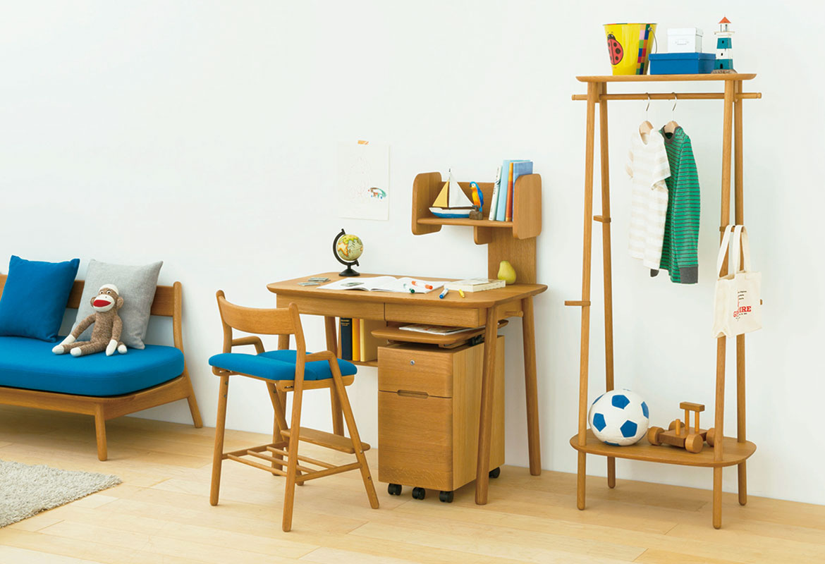 cobrina パネル型ブックスタンド | 飛騨産業株式会社【公式】 | 飛騨の