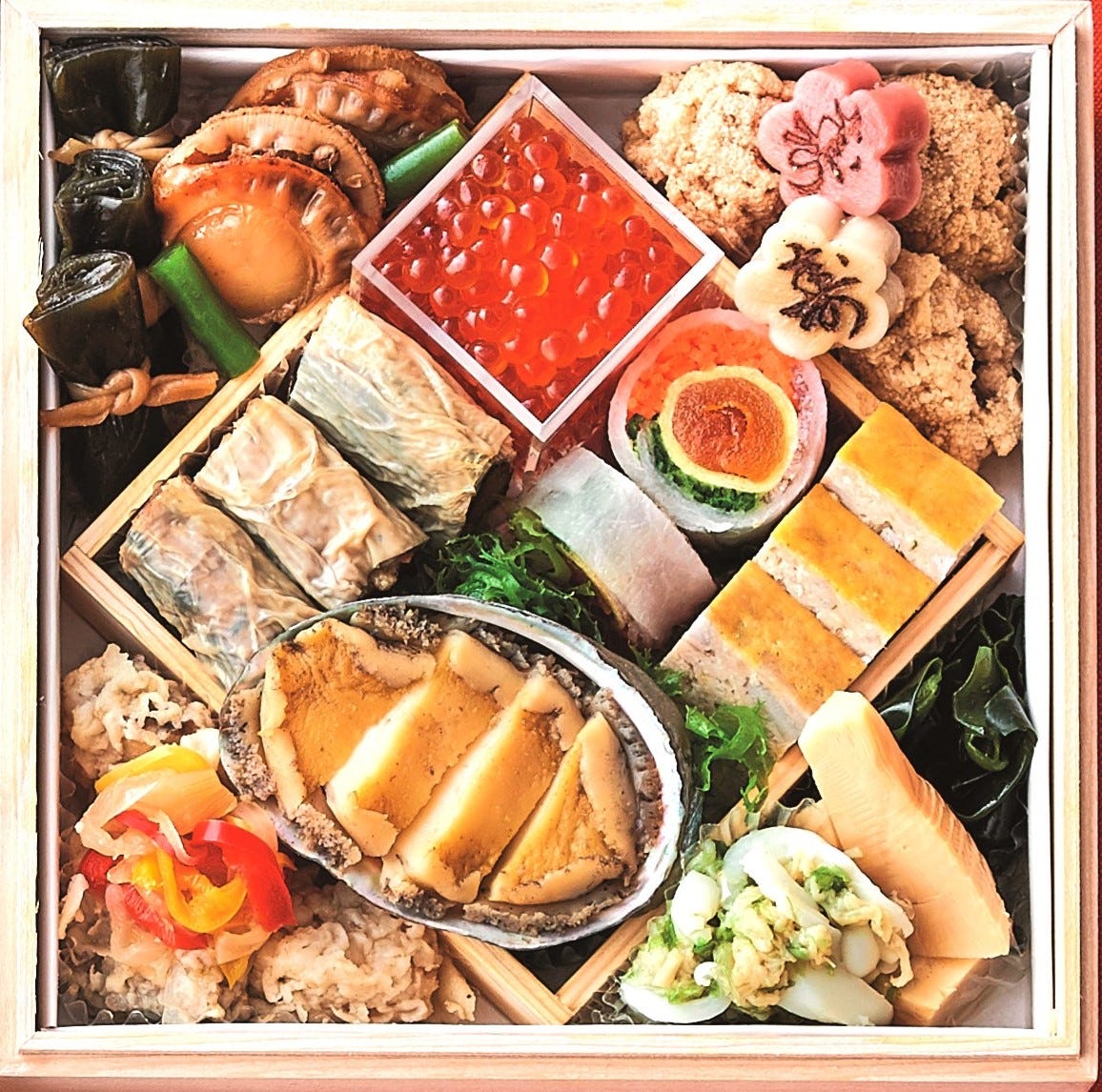 婦人画報』のおせちに、贅を尽くした新作「豪華和与段重」が初登場！