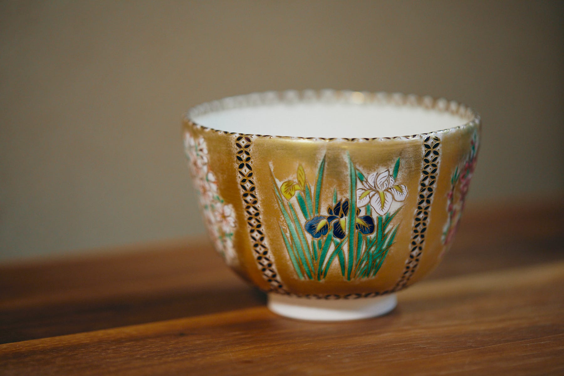 第二の人生を清水焼にかけて。古典から生まれる、和洋折衷の幻想世界