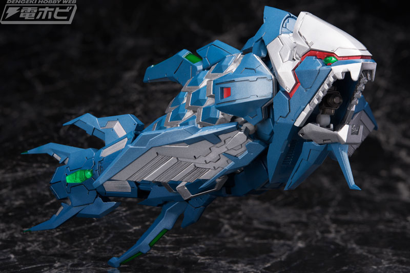 全長なんと約33センチ！】『ダライアスバーストCS』アイアンフォスルが