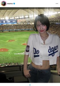 TWICE・モモ、東京ドーム“降臨”を報告 始球式の大役果たし「貴重