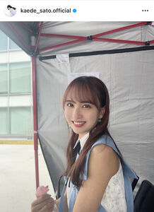 乃木坂46・佐藤楓、衣装のオフショ！「可愛くてきれいで眩しくて直視