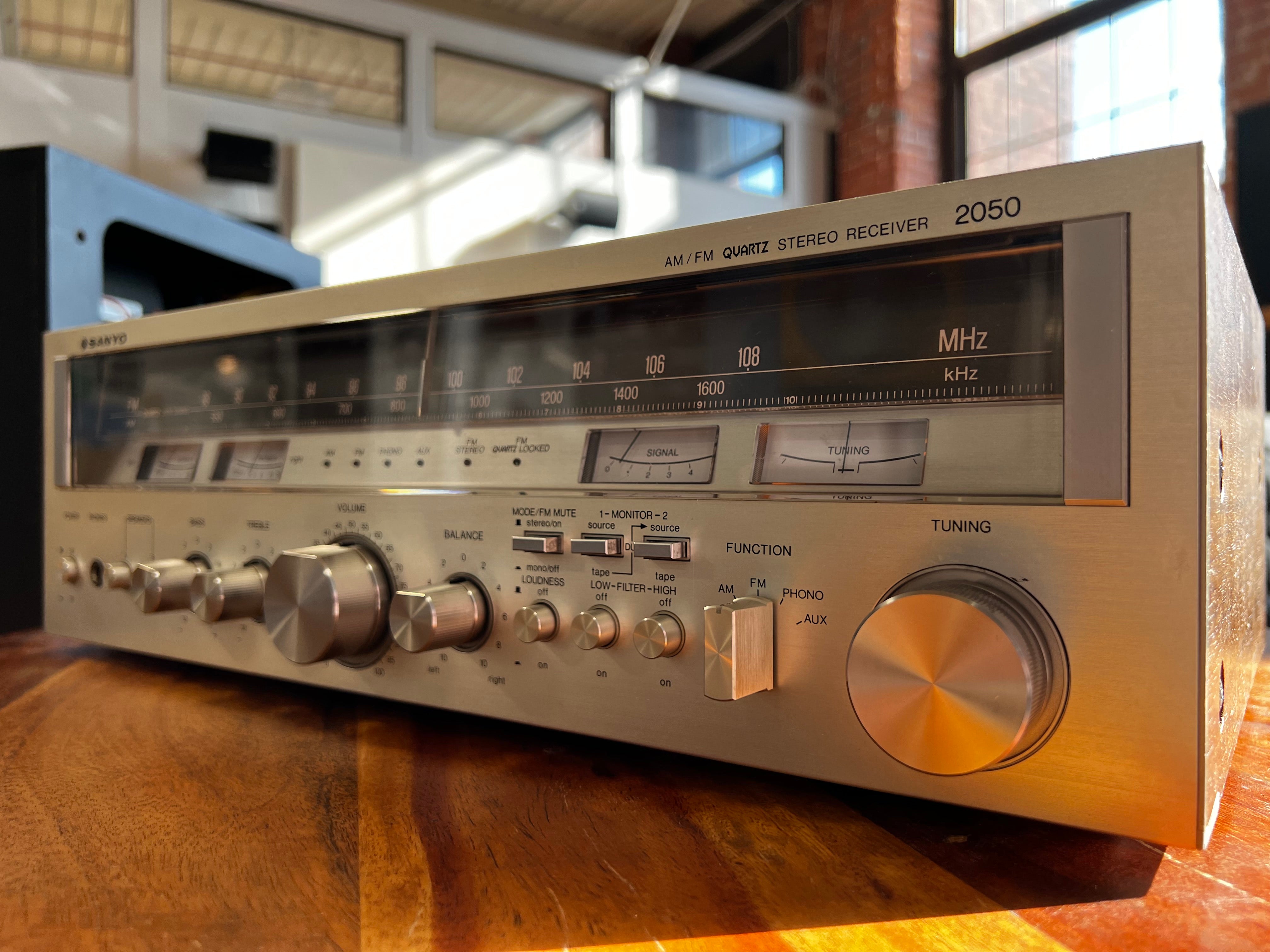 Sanyo 2050 Stereo Receiver, Under-the-Radar Style - SOLD – Holt