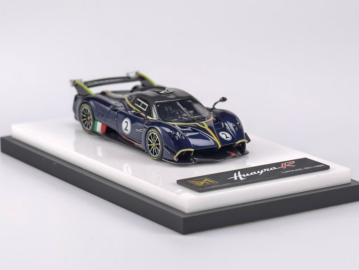 DMY 1:64 Pagani Huayra R (2 Colours) DMY64007/DMY64008 – Horizon