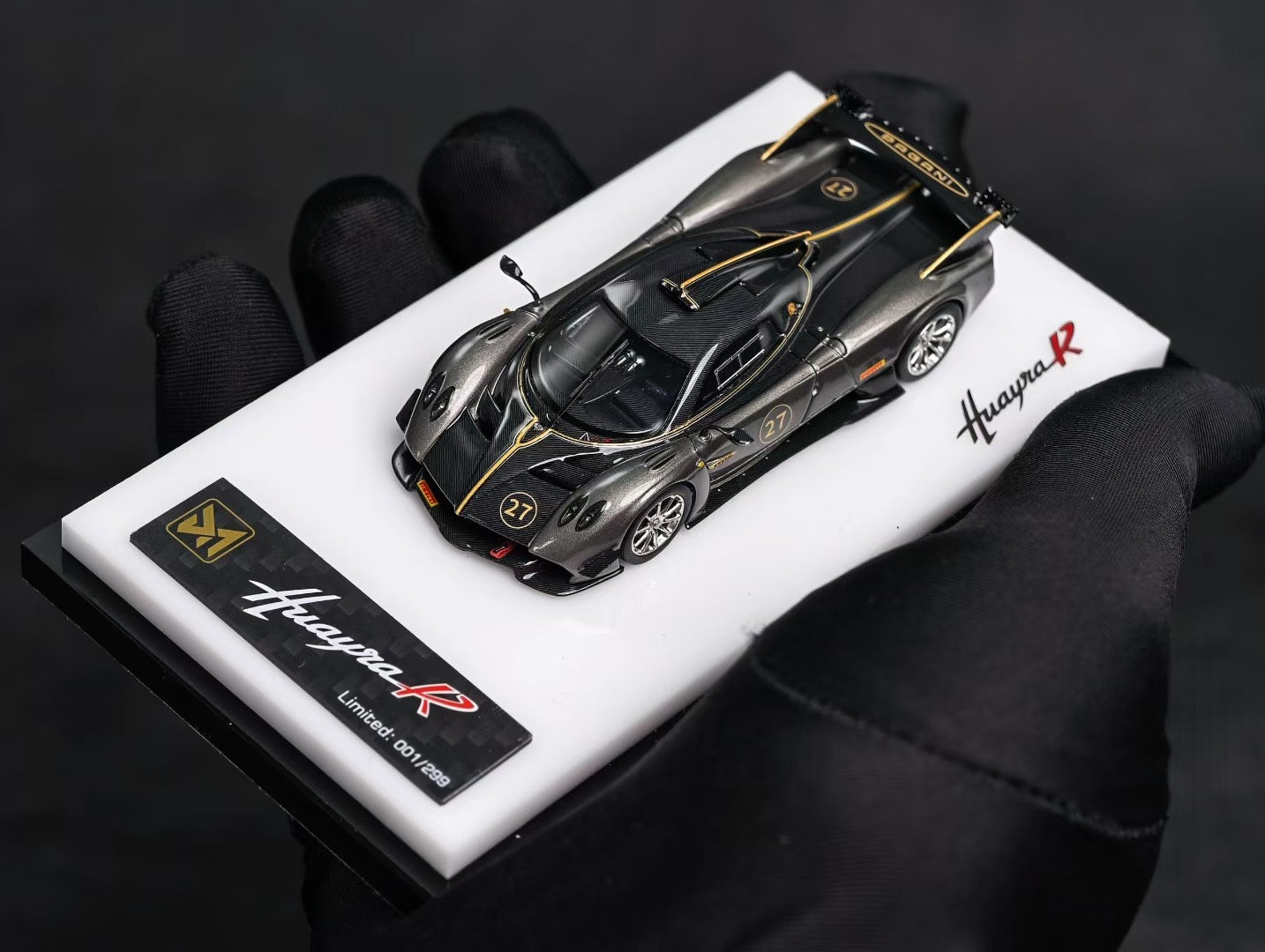 DMY 1:64 Pagani Huayra R (2 Colours) DMY64007/DMY64008 – Horizon