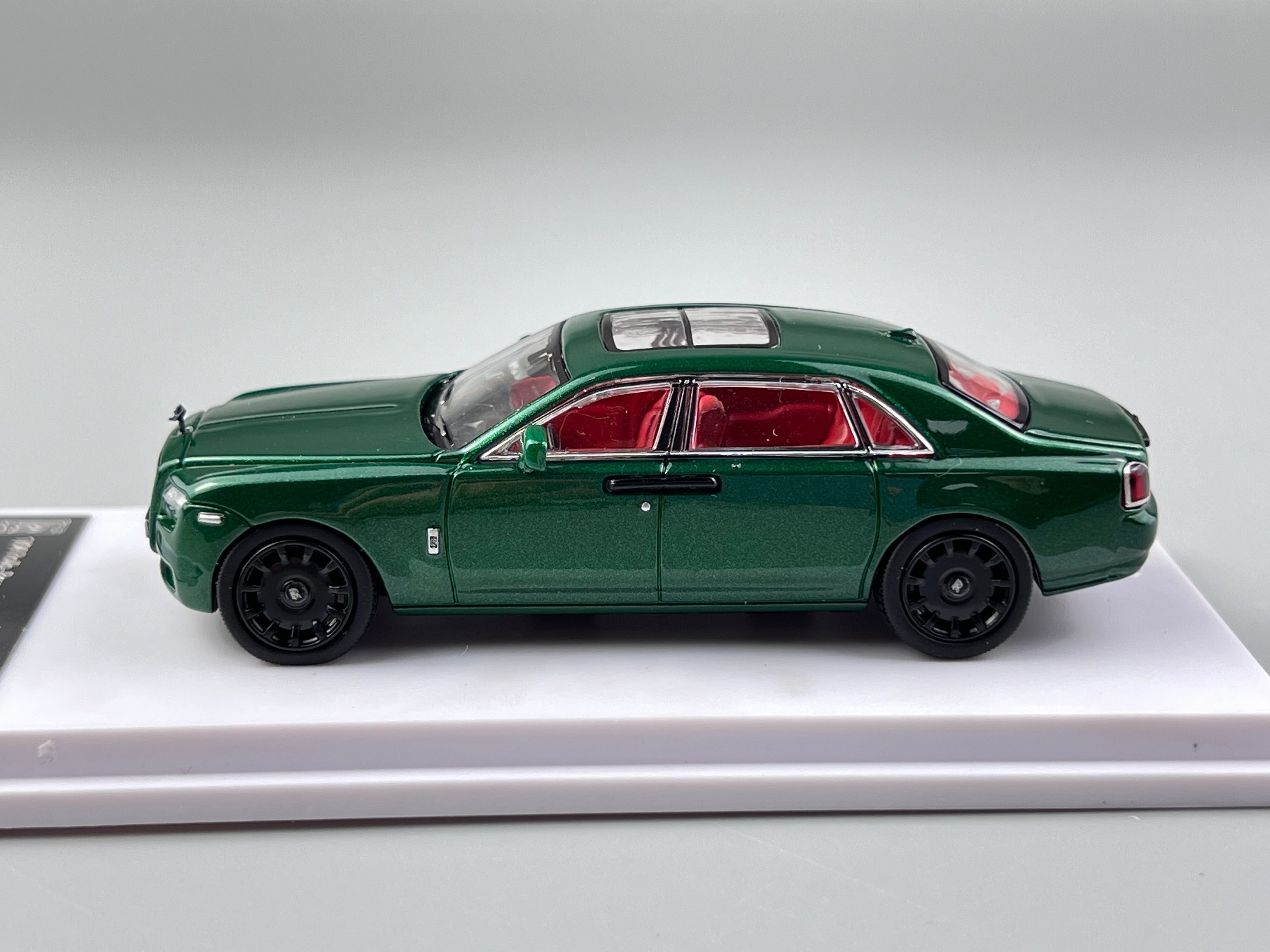 DCM 1:64 Rolls-Royce Ghost (4 Colours) – Horizon Diecast