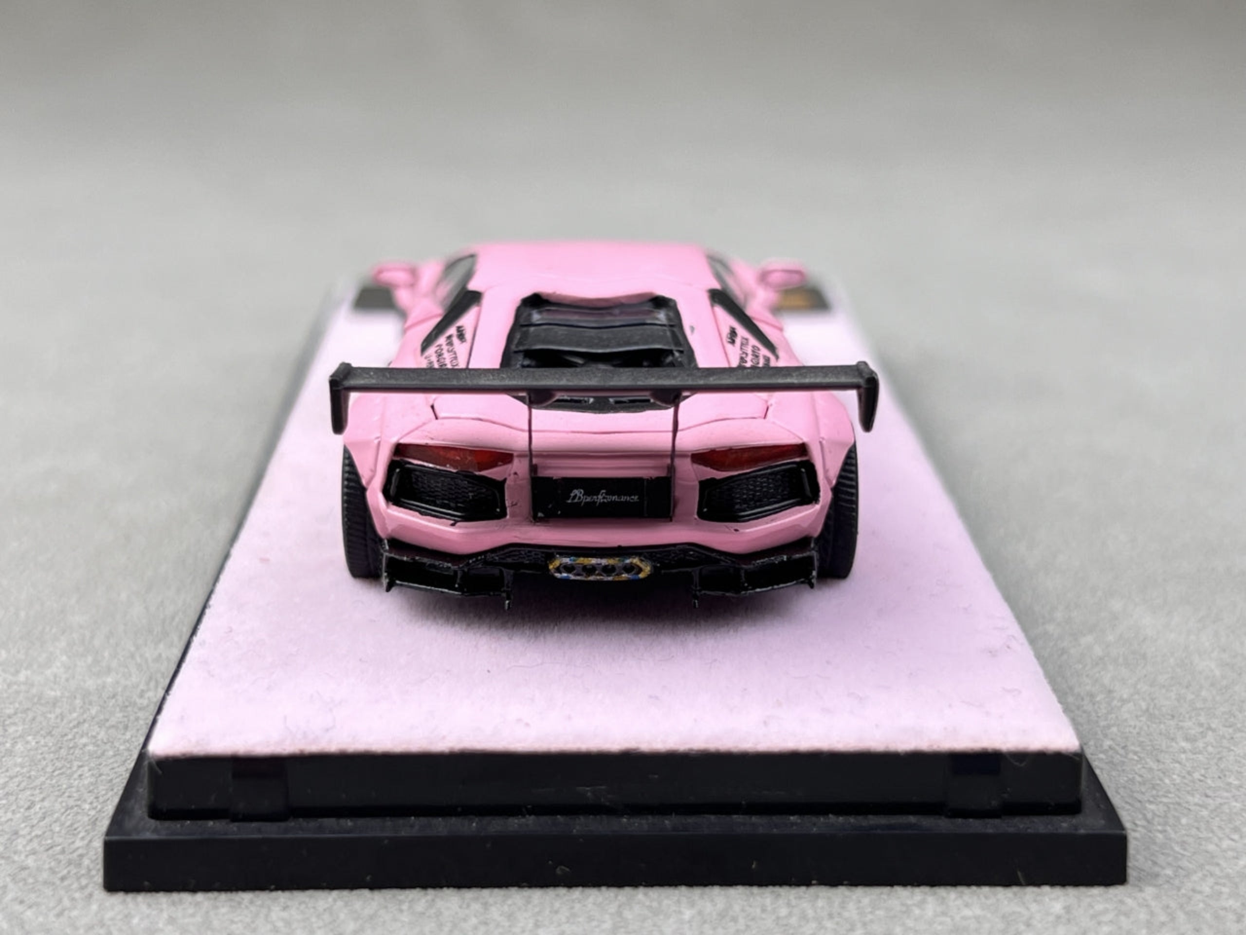 PGM 1:64 LBWK Lamborghini Aventador LP700-4 Pink (2 Versions