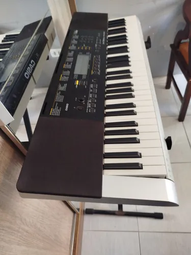 Teclado Musical Casio Standard Ctk-4400 61 Teclas 127v Preto