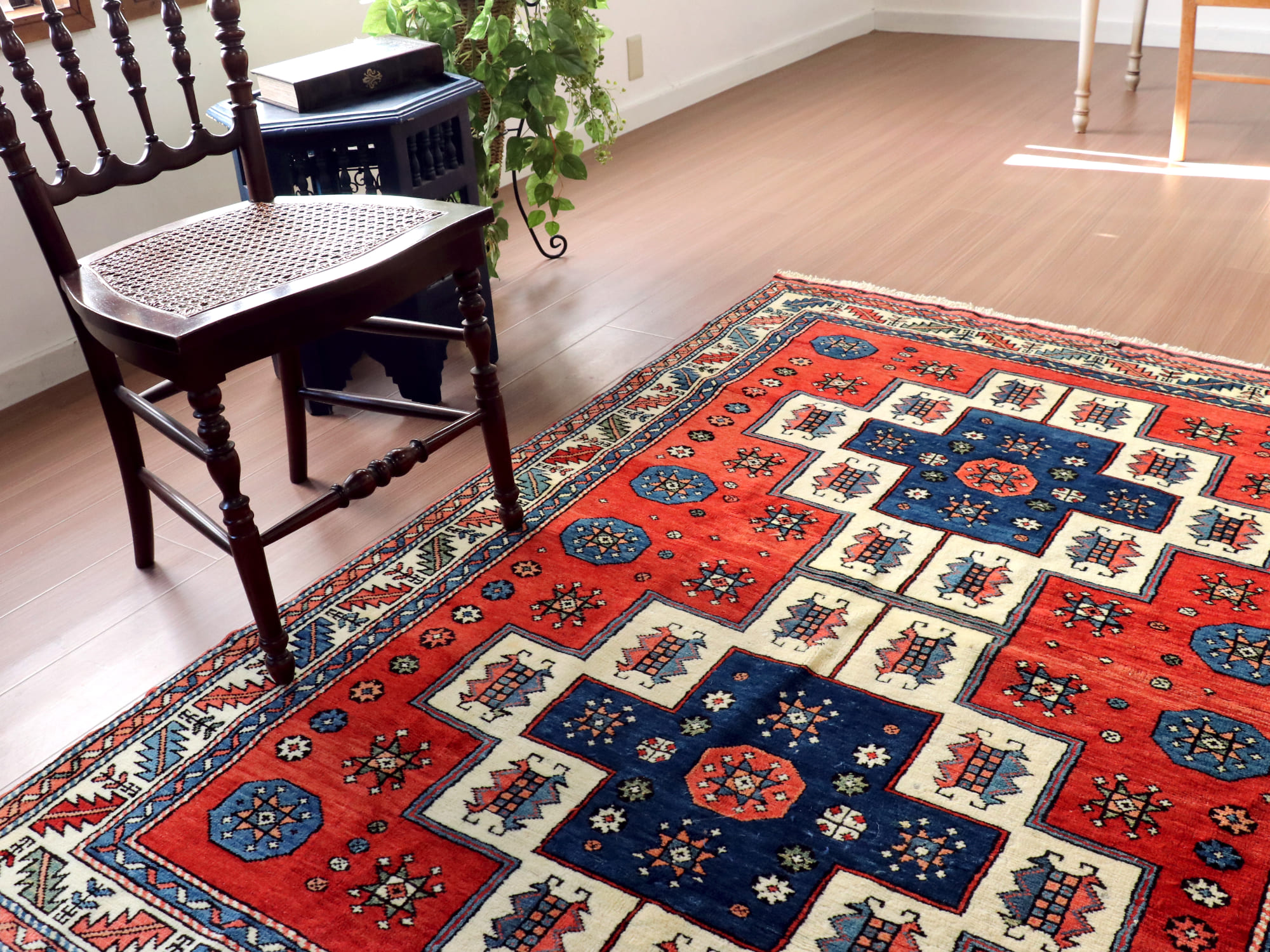 トルコ絨毯 手織り ウール チャナッカレ182×133cm カザックデザイン