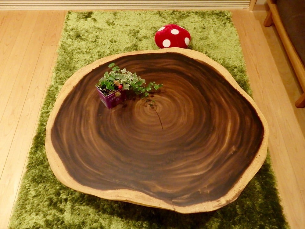 モンキーポッドの輪切りテーブル」 - レイコさんのda BOSCOの