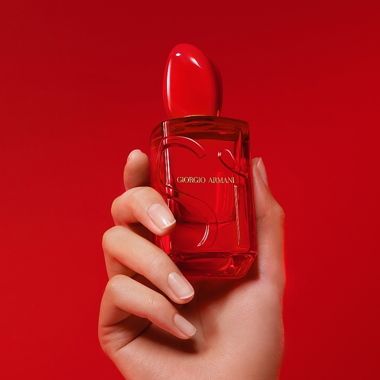 パルファム - Giorgio Armani Si Passione Red Musk | Makeup.jp