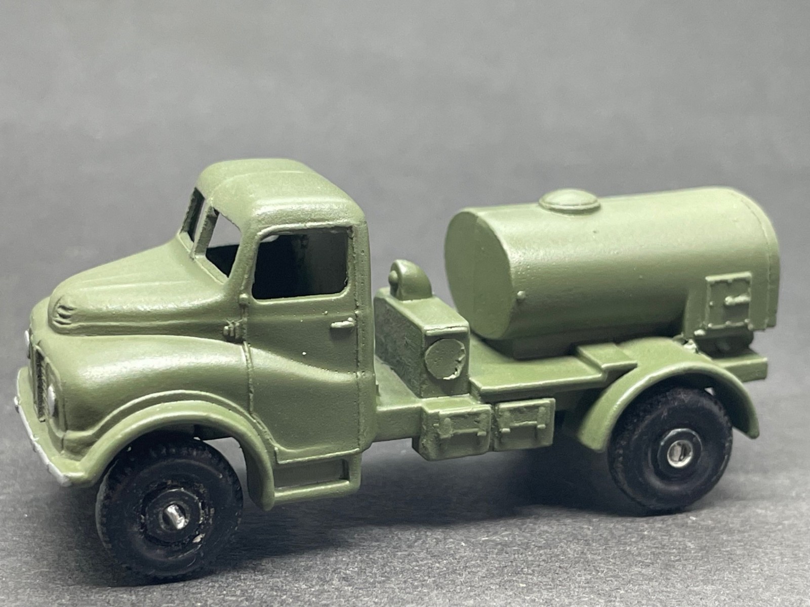 Matchbox 71a, Water Truck 200gal - Free Price Guide & Review
