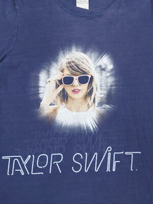 Authentic Taylor Swift The 1989 World Tour 2015 Concert Band Merch
