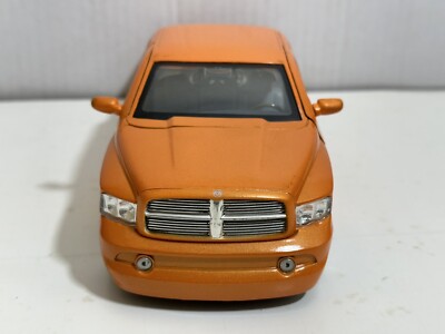 ミニカー DUB CITY 2003 Dodge Ram 1:24 Yahoo!オークション - Jada