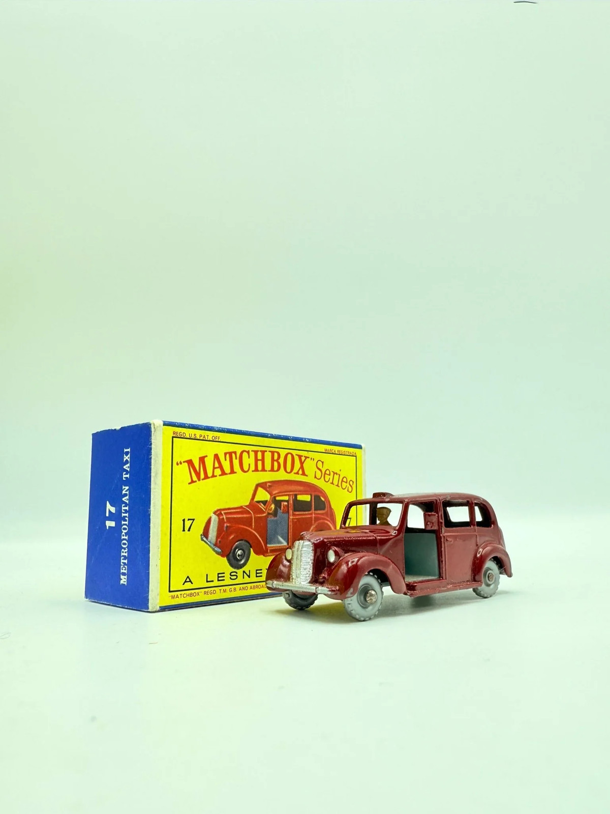 Matchbox 17c, Austin FX3 Taxi - Free Price Guide & Review