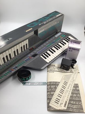 Yamaha SHS-10 Digital Shoulder Key MIDI Synthesizer Keytar