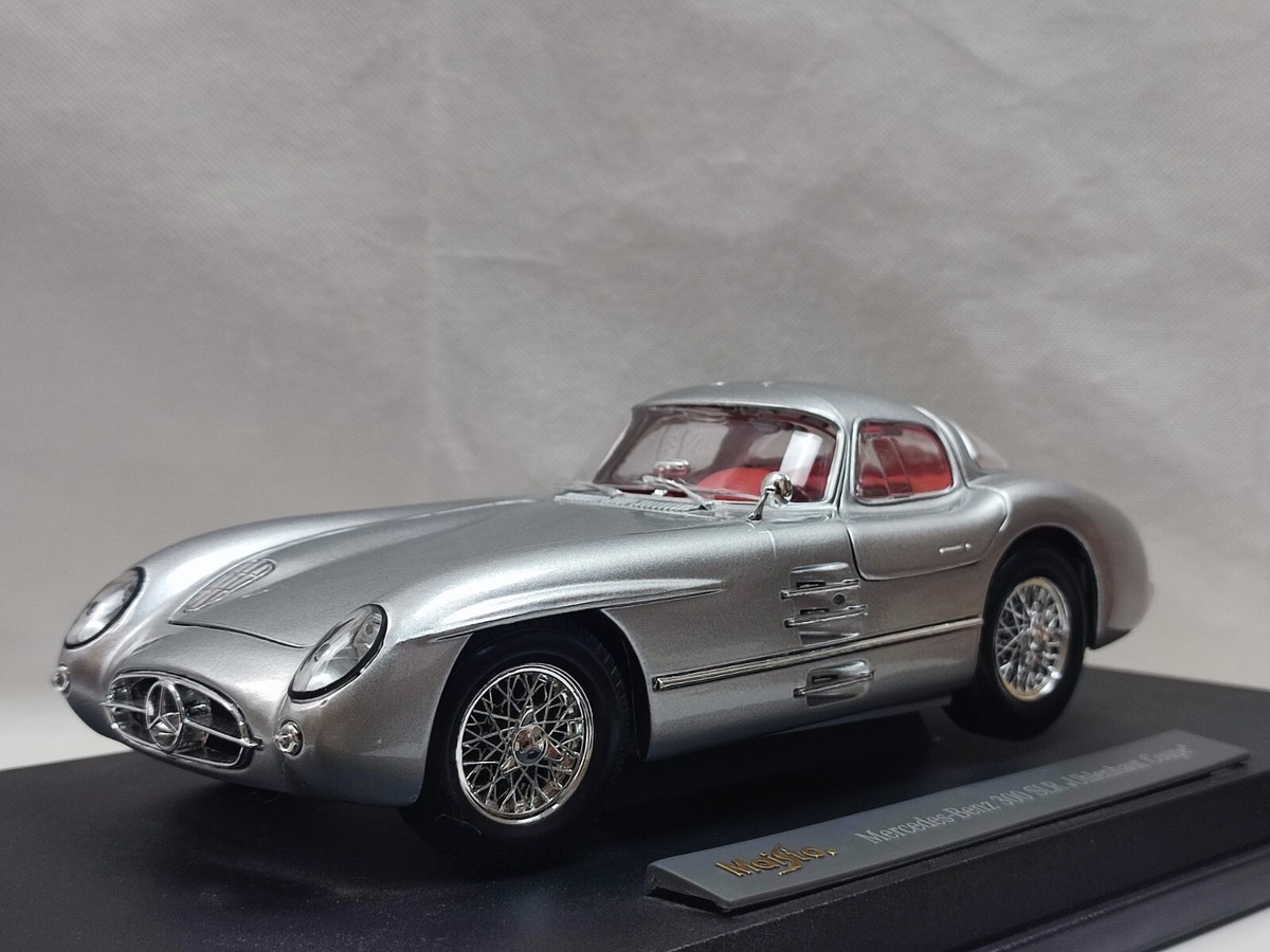Maisto 1/18 Scale - 36898 Mercedes Benz 300 SLR Coupe Uhlenhaut