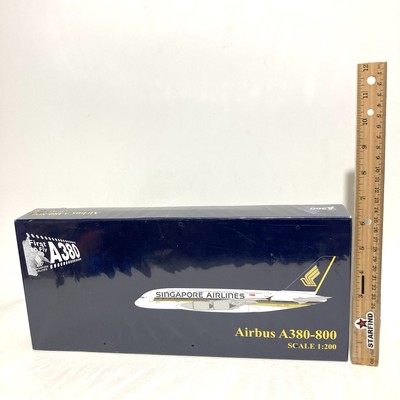 Hogan Wings Airbus A380-800 Singapore Airlines 1:200 Plastic Snap