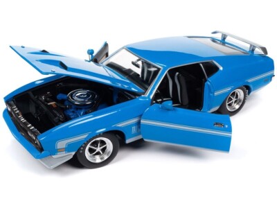 Auto World 1/18 American Muscle - 1972 Ford Mustang Mach 1 Grabber