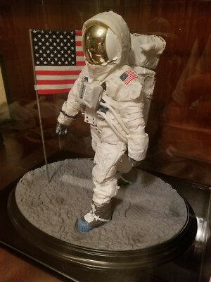 DRAGON NASA APOLLO 11 ASTRONAUT 12