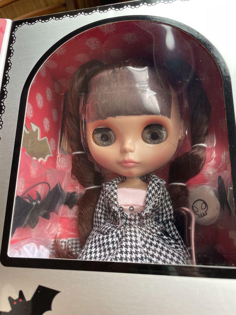 Momolita CWC Limited Exclusive Ultimate Tour Neo Blythe Doll Toy