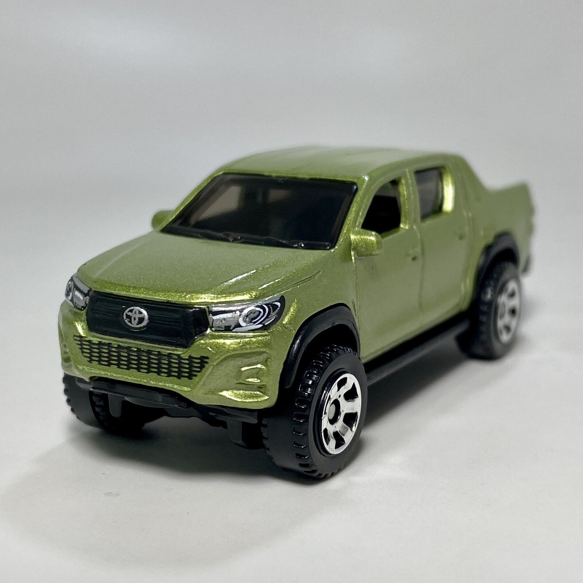 2018 Toyota Hilux Light Green 1:64 Scale Diecast Diorama Pickup