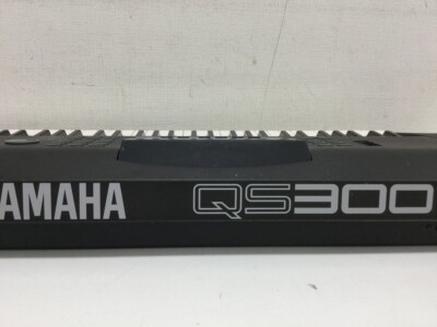 YAMAHA QS300 61 Key Keyboard Synthesizer Black Music Instruments