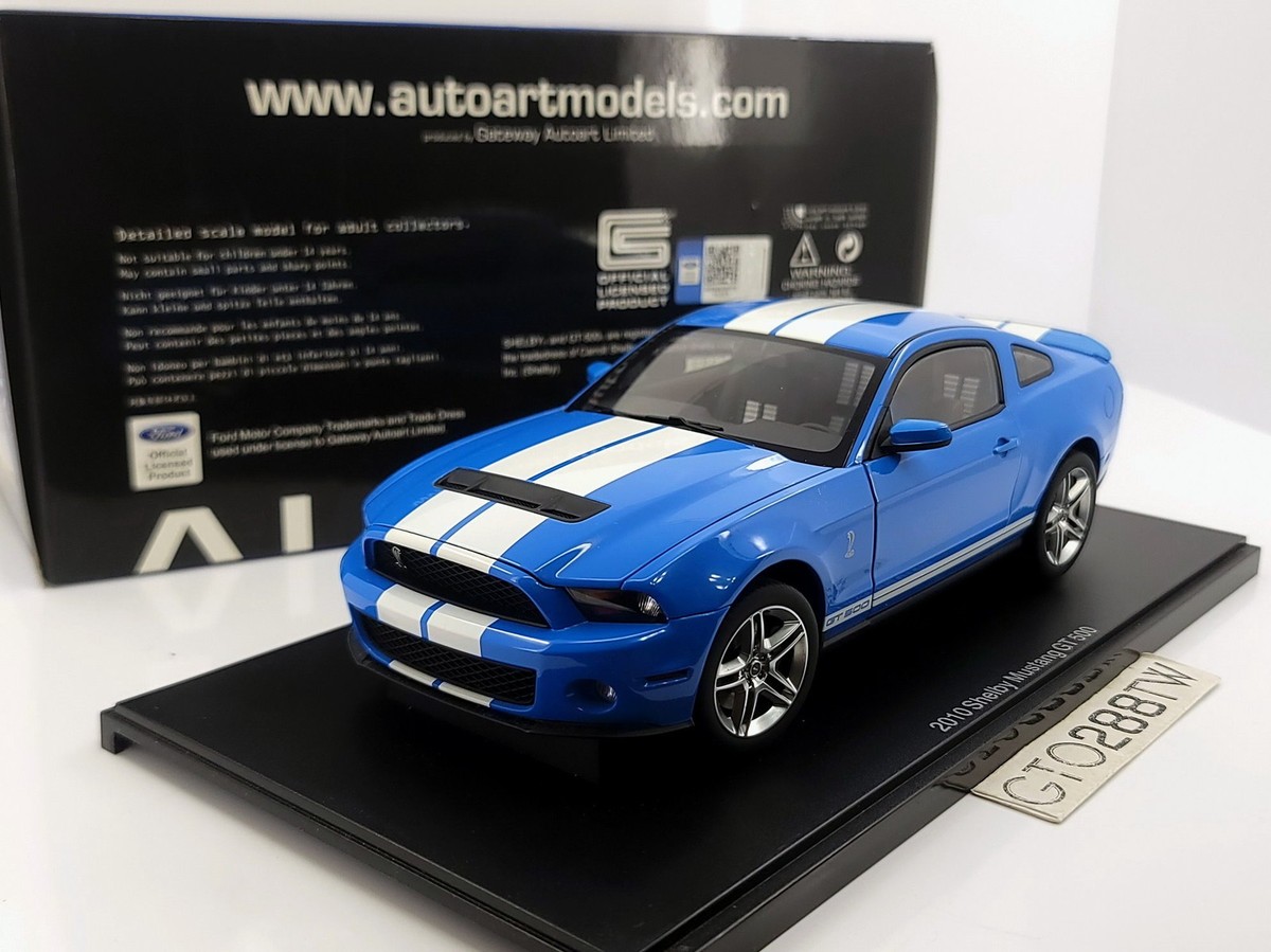 AUTOart 1:18 scale Ford Shelby Mustang GT500 2010 (Blue/White