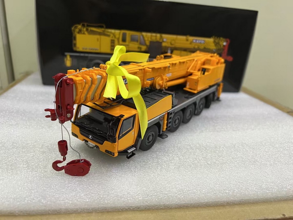 1/50 KATO KA-1300R Automobile Crane Engineering Mechanical Truck