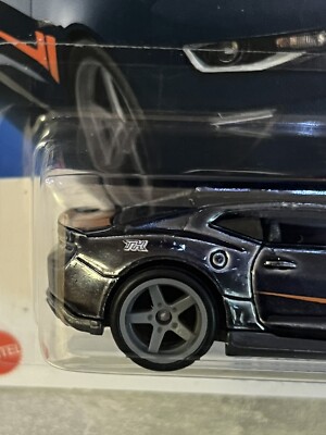 Hot Wheels 2024 Super Treasure Hunt '18 Camaro SS #32 STH Short