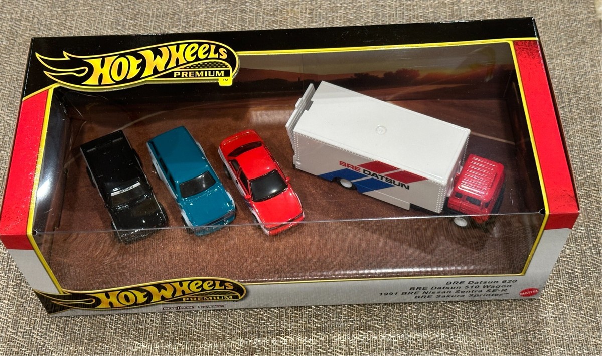 Hot Wheels Premium BRE DATSUN Diorama Set 620 510 Wagon SentraSE-R