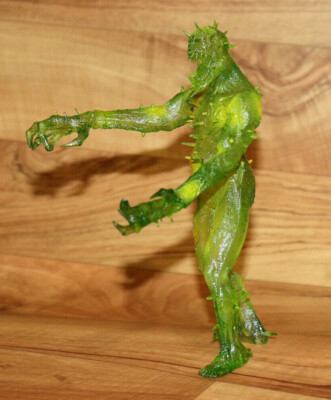 Resident Evil 4 Regenerator Iron Maiden Green Variant Action