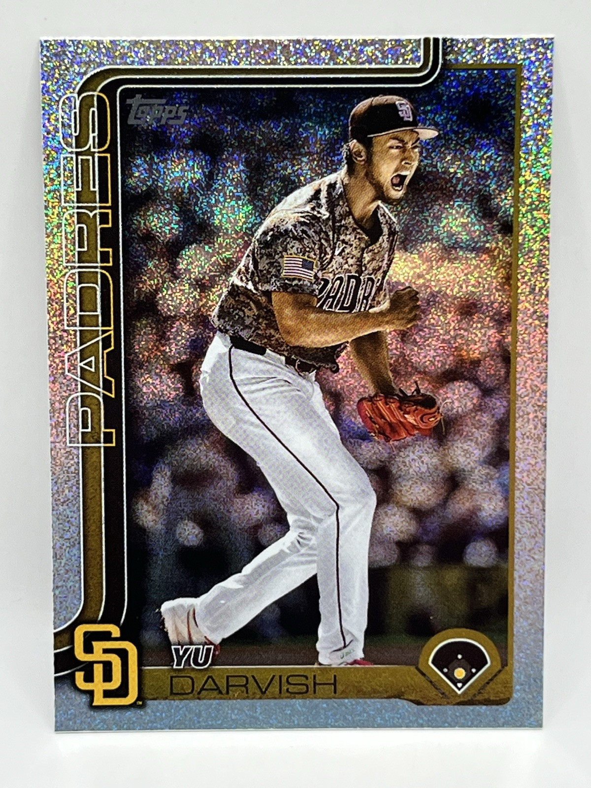 2025 Topps Series 1 Yu Darvish Sand Glitter Parallel Padres #323