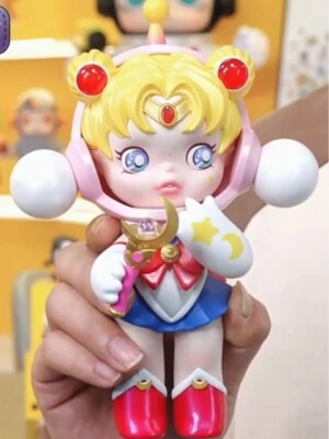 Pop Mart Skull Panda x Sailor Moon big Figure (Limited Ed) - ONLY