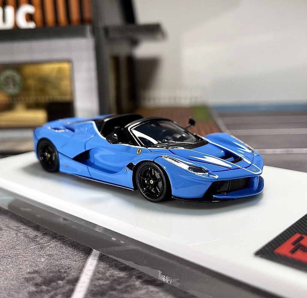 DMH 1:64 Blue Laferrari Aperta Convertible Sports Model Diecast