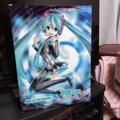 Hatsune Miku-Project DIVA F RAH Real Action Heroes Used Unopened