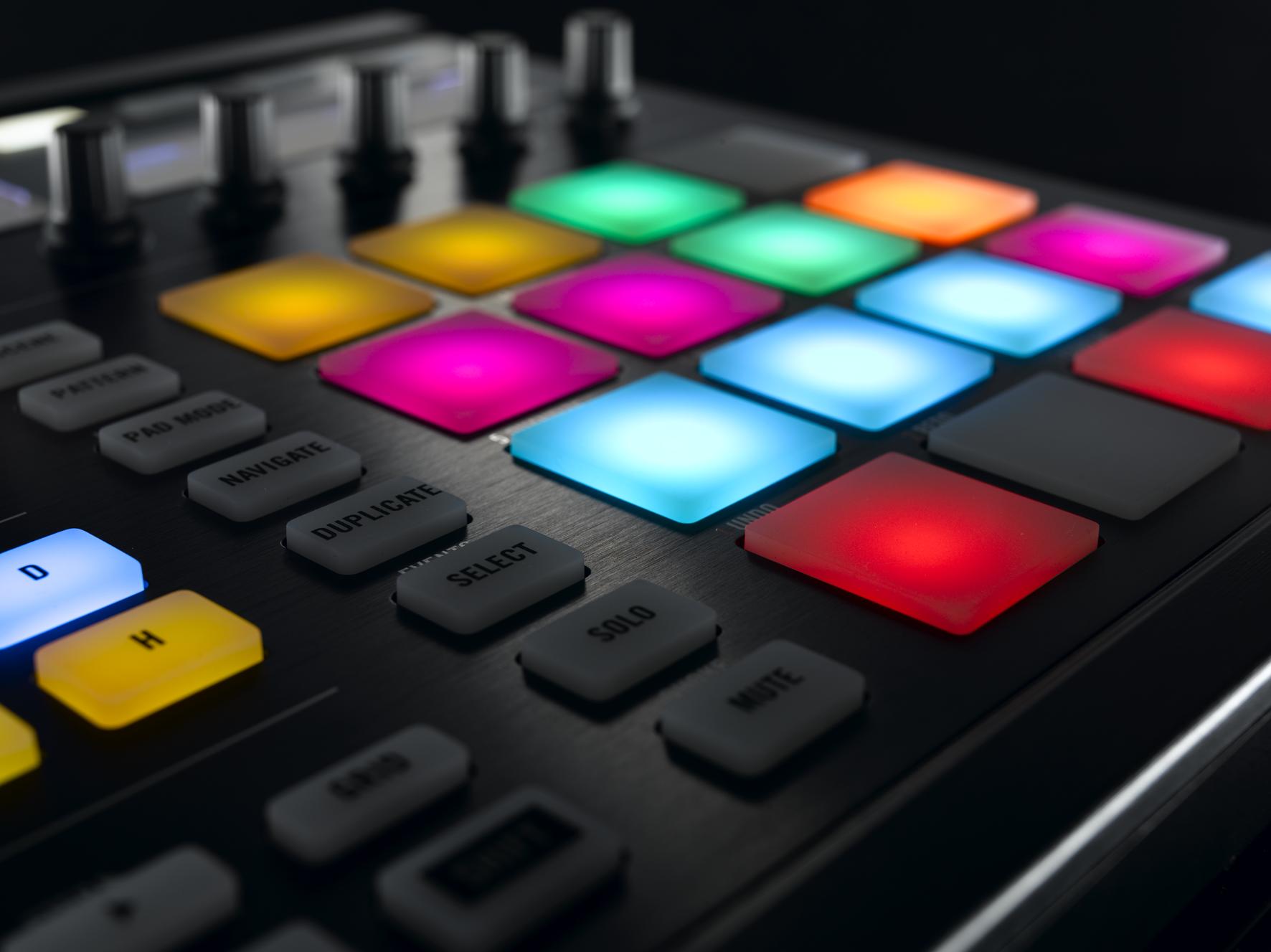 Native Instruments Maschine MK2 [Gear Review] – EARMILK