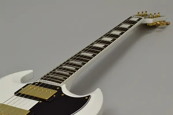 Sold - FujiGen Coolz Ltd Edition Snow White SG / Gold Hardware