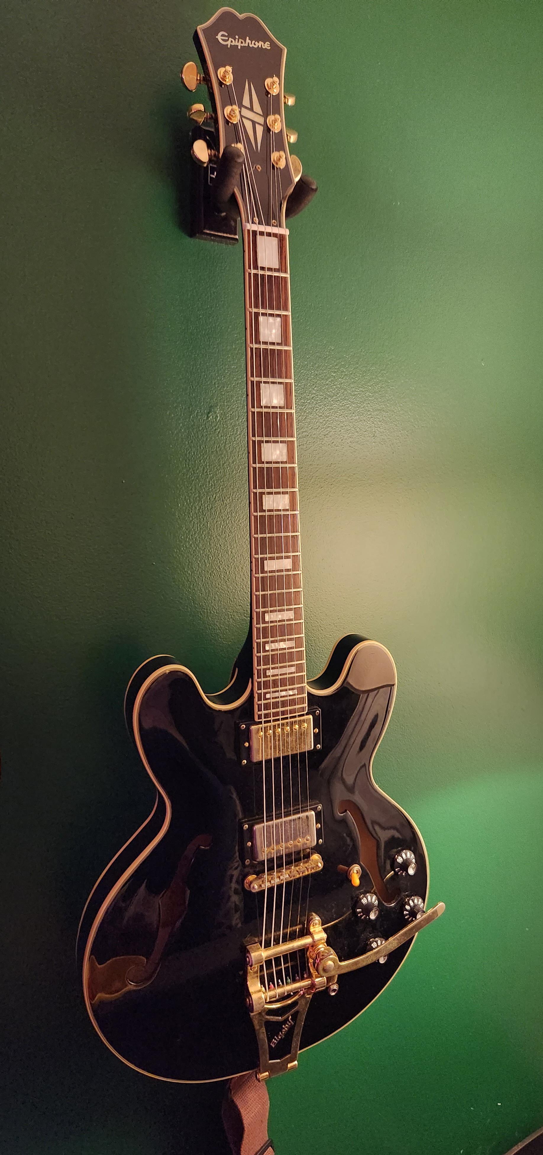 NGD - Epiphone Dot 335 w Bigsby : r/guitarporn