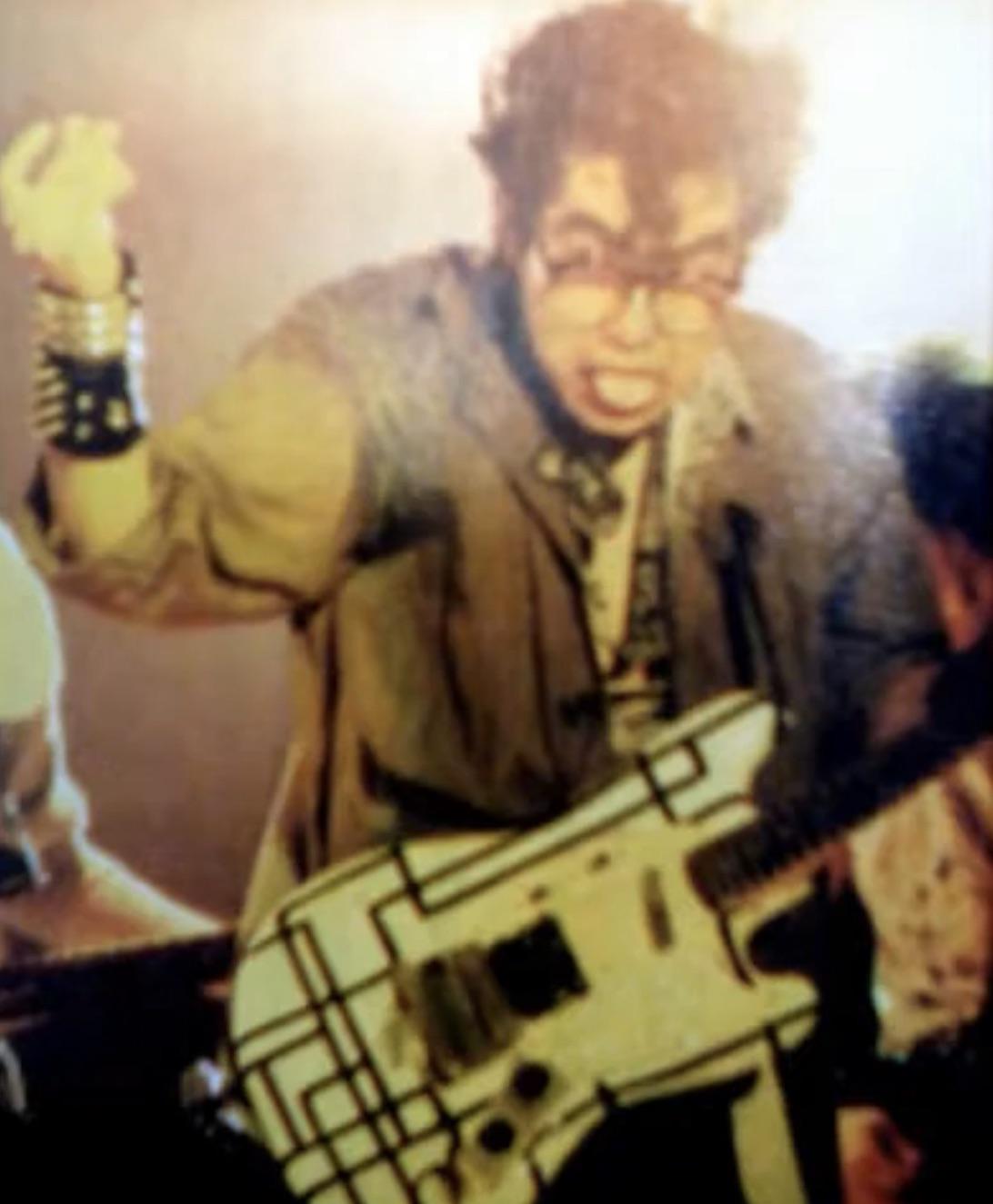 does anyone know this specific guitar? I saw this photo of Ohtsuki