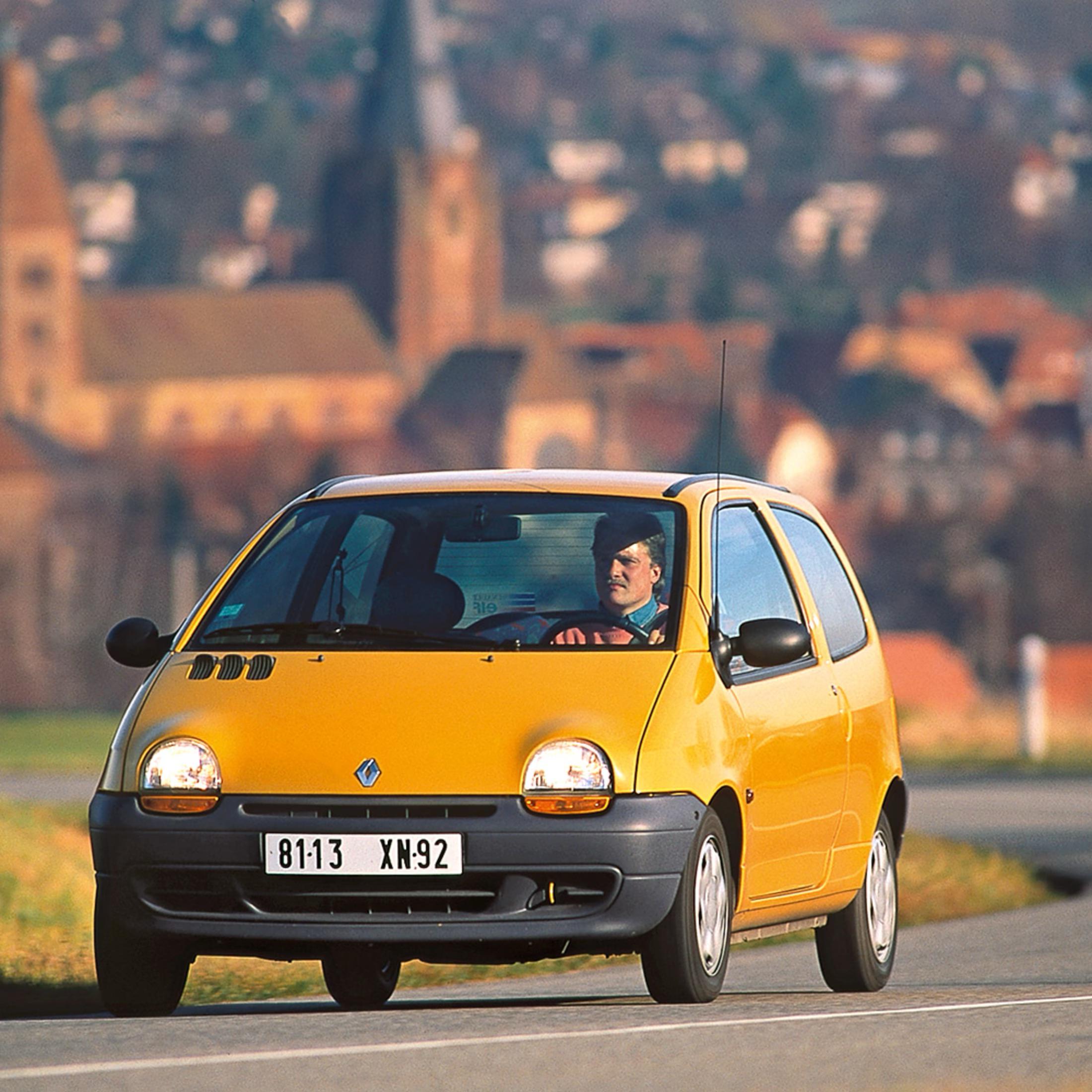 1993年ルノー・トゥインゴ：公式カーといえば… : r/regularcarreviews