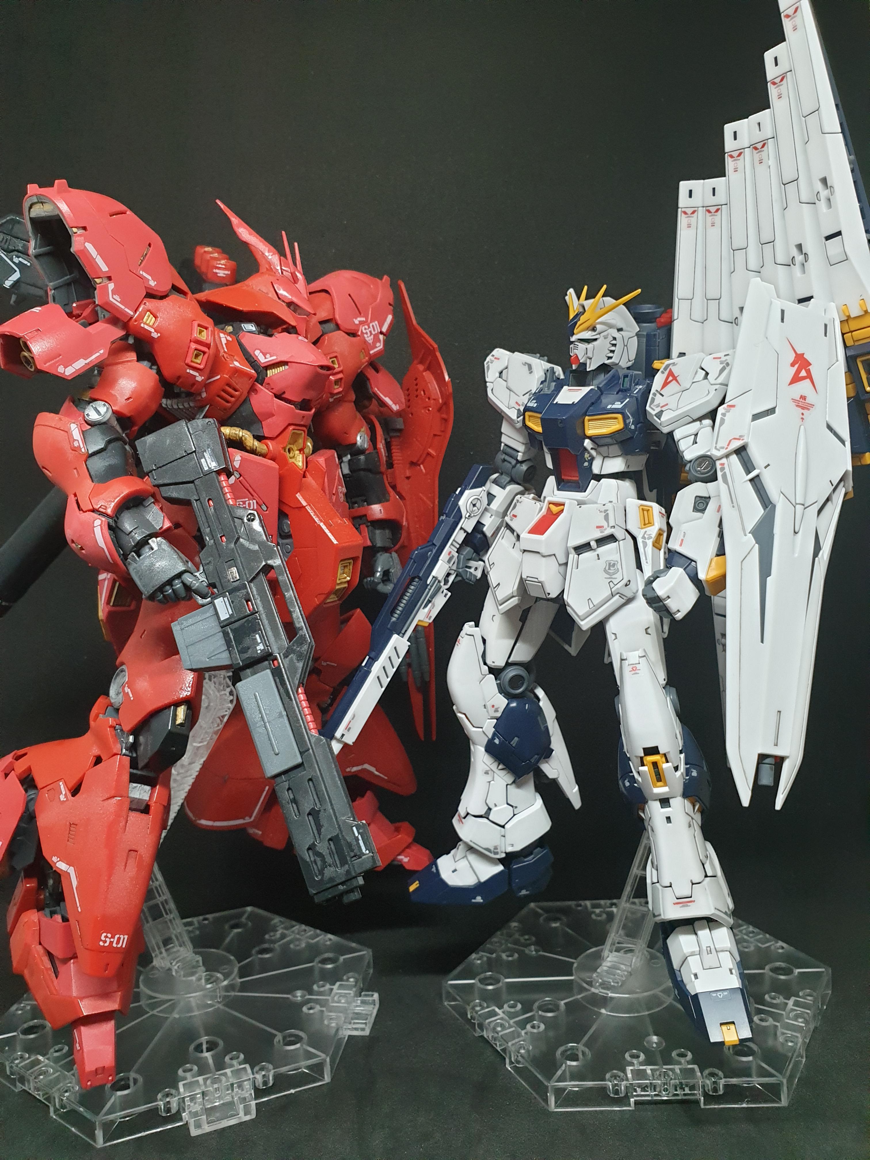 RG νガンダム vs. RG サザビー : r/Gunpla