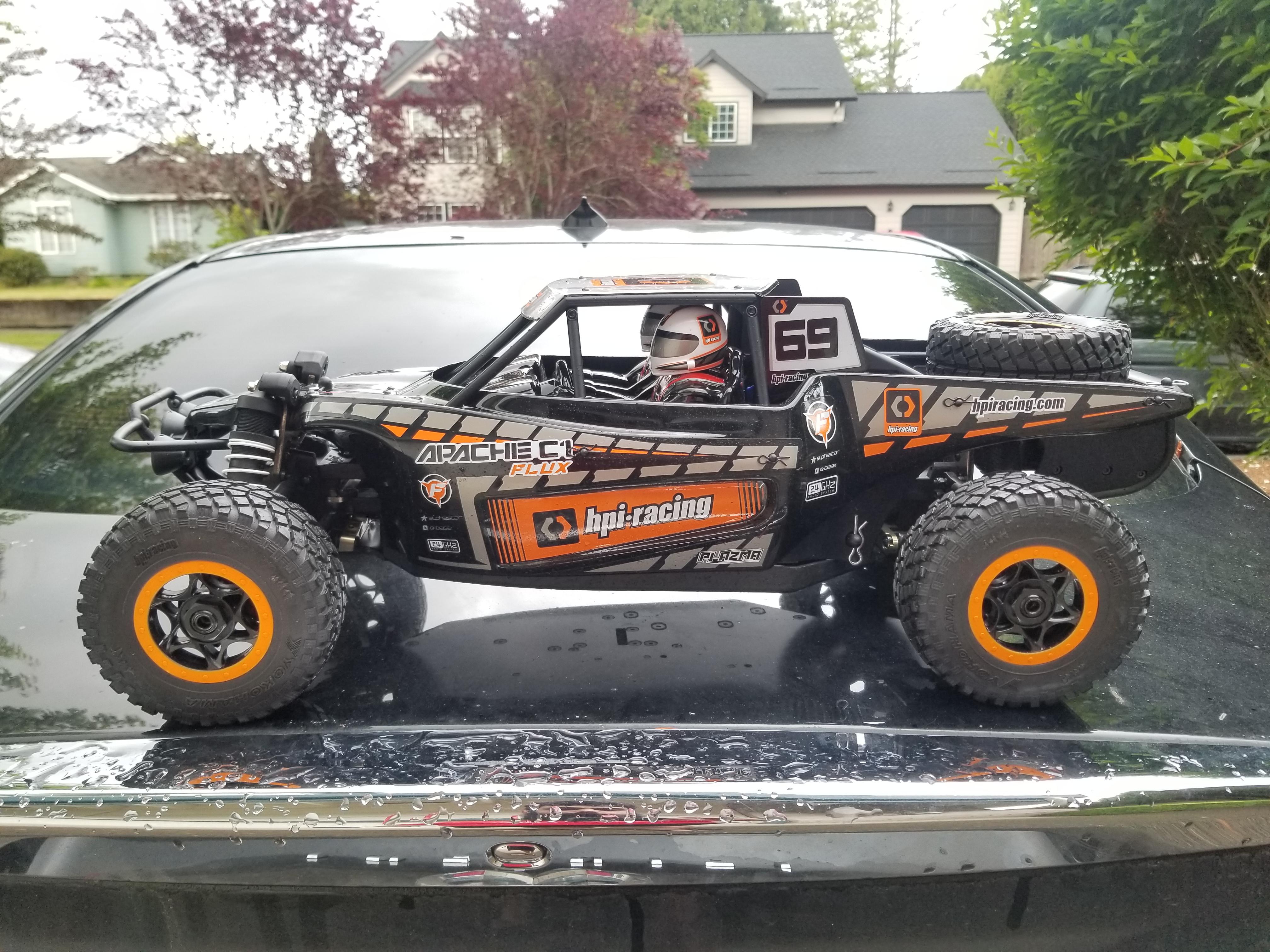 eBayで新品のHPI Apache C1 Fluxを買ったんだ。これ、発売されたとき